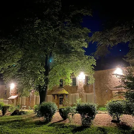 Casa de Férias De Charme Avec Jardin Paisible à - Fr-1-489-583 *