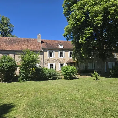 Casa de Férias De Charme Avec Jardin Paisible à - Fr-1-489-583 Souvigny